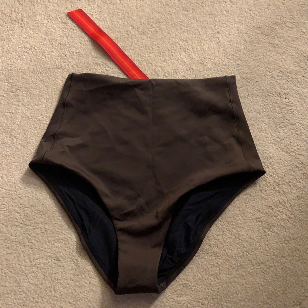 Left on Friday Hi Tide Bottom